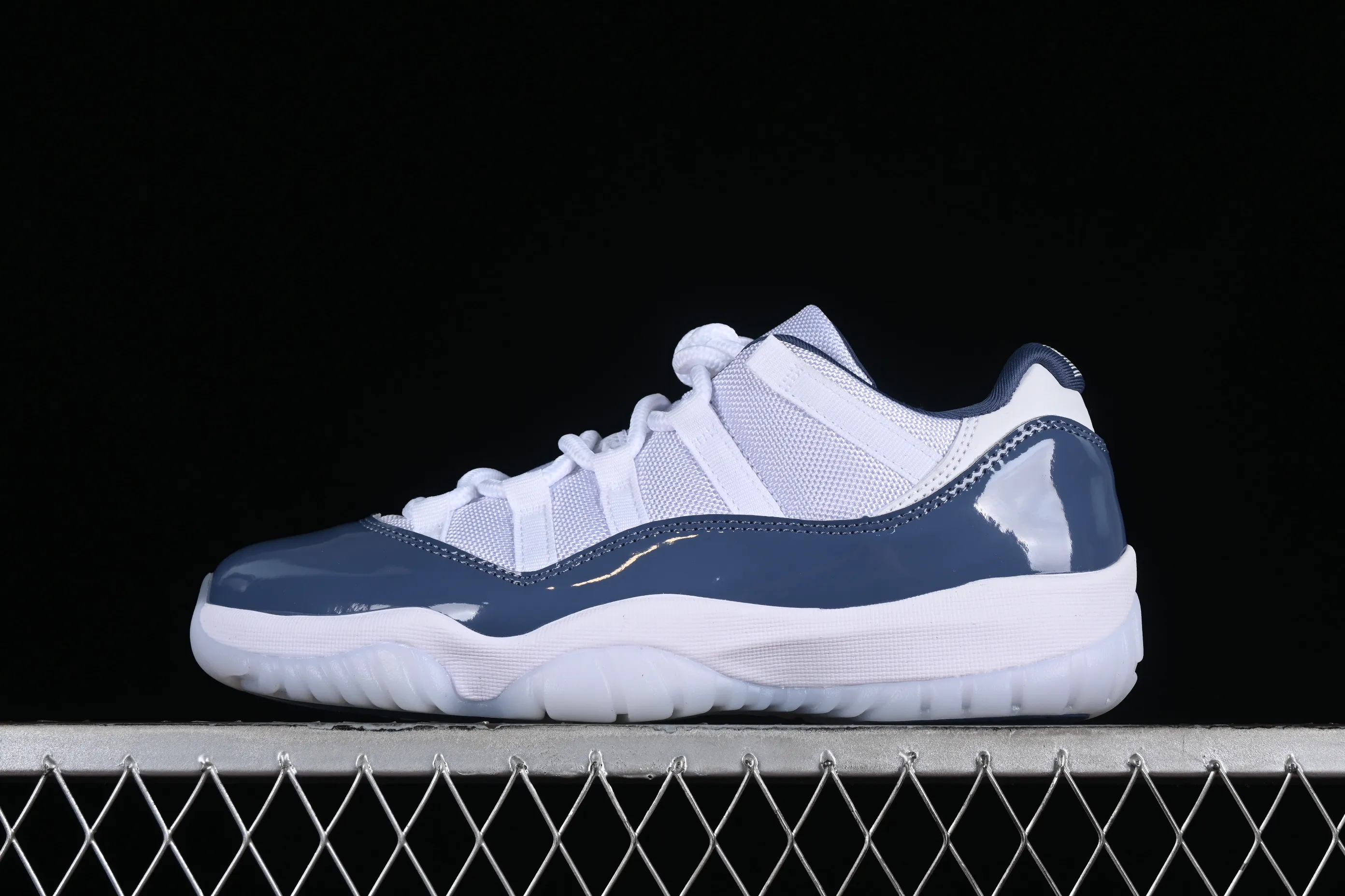 All categories Air Jordan Jordan series basketball shoes Air Jordan 11 F version Air Jordan 11 Low "Diffused Blue" AJ11 Joe 11 navy blue genuine carbon FV5104-104